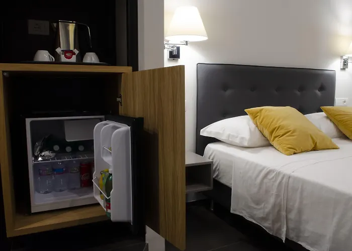 Svelata 3* נאפולי