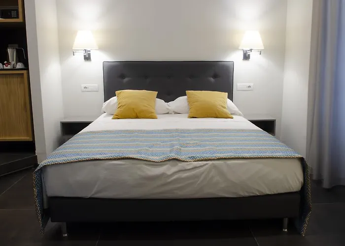 Svelata 3* נאפולי