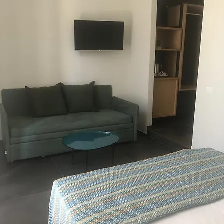 Svelata Νάπολη